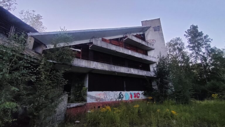 Opuszczony ośrodek wypoczynkowy Maciejka, Ustroń, województwo śląskie - relacja z 08.2024, zdjęcie 47