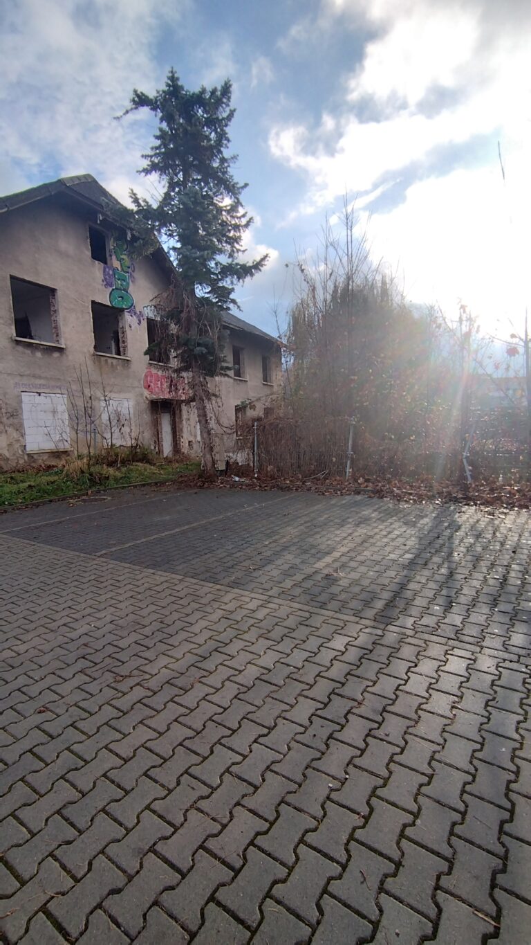 Opuszczone biurowce Huty, Krosno, województwo podkarpackie - relacja z 11.2024, zdjęcie 9