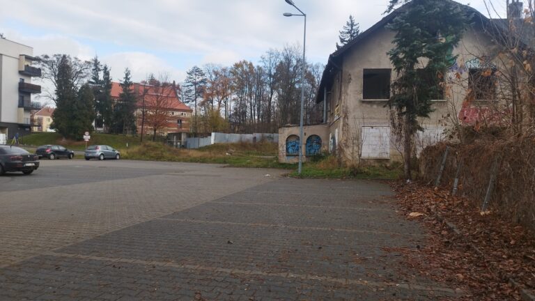 Opuszczone biurowce Huty, Krosno, województwo podkarpackie - relacja z 11.2024, zdjęcie 13