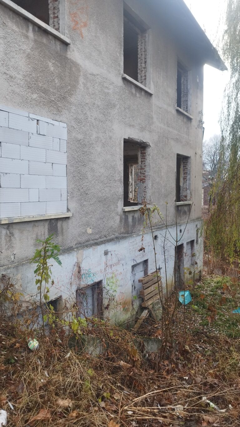 Opuszczone biurowce Huty, Krosno, województwo podkarpackie - relacja z 11.2024, zdjęcie 14