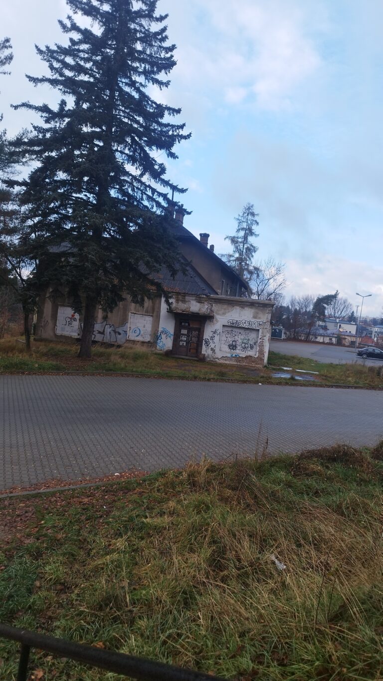 Opuszczone biurowce Huty, Krosno, województwo podkarpackie - zdjęcie z relacji 21