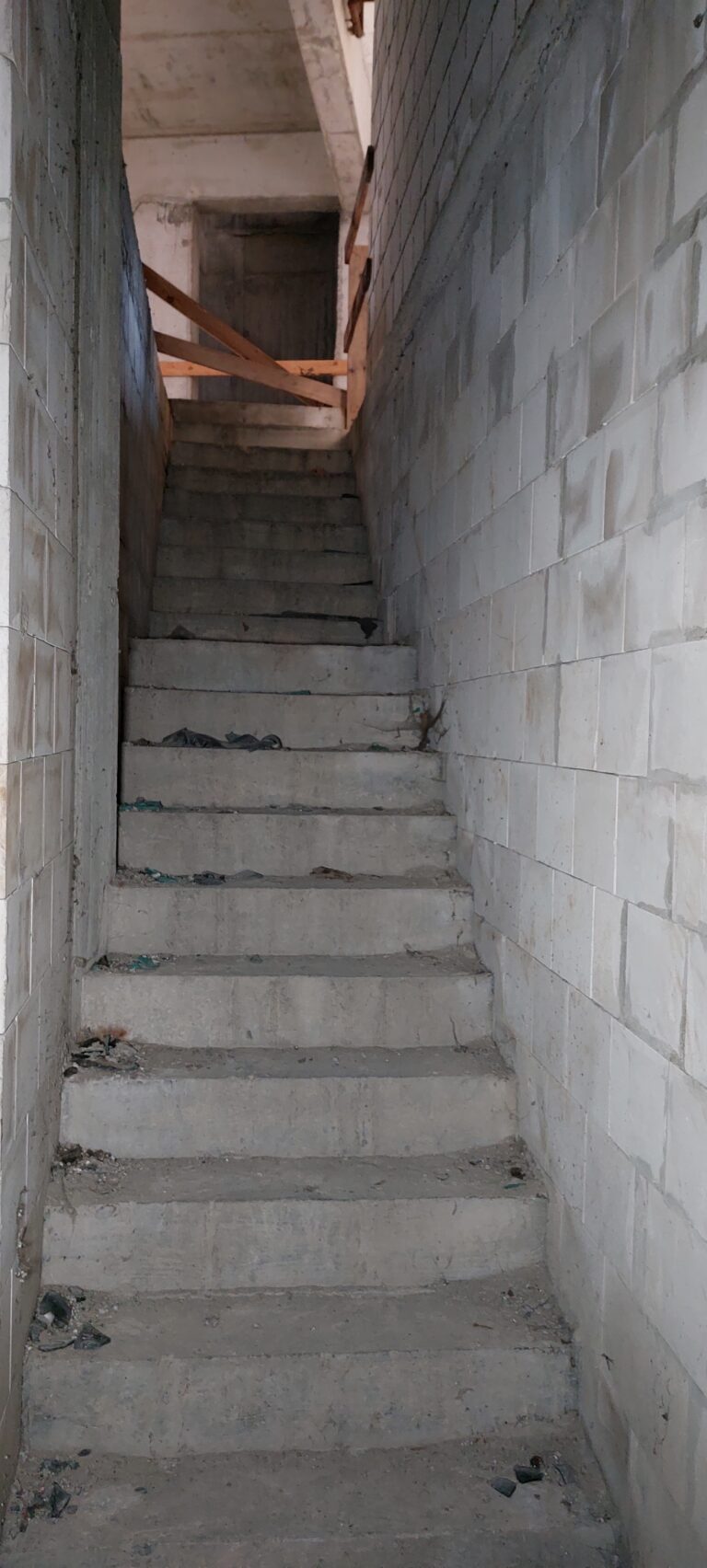 Niedokończone apartamentowce, Kraków, województwo małopolskie - zdjęcie 2