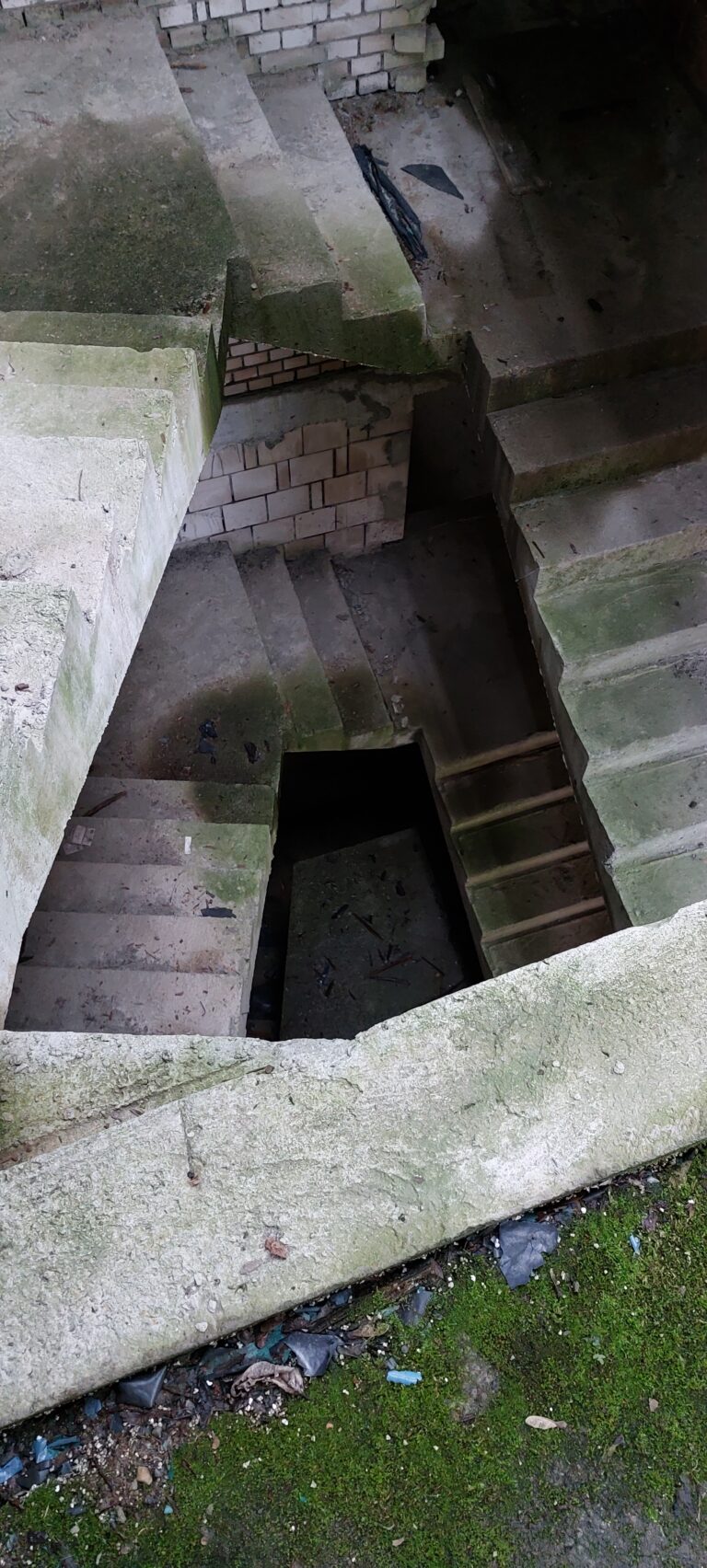Niedokończone apartamentowce, Kraków, województwo małopolskie - zdjęcie 6
