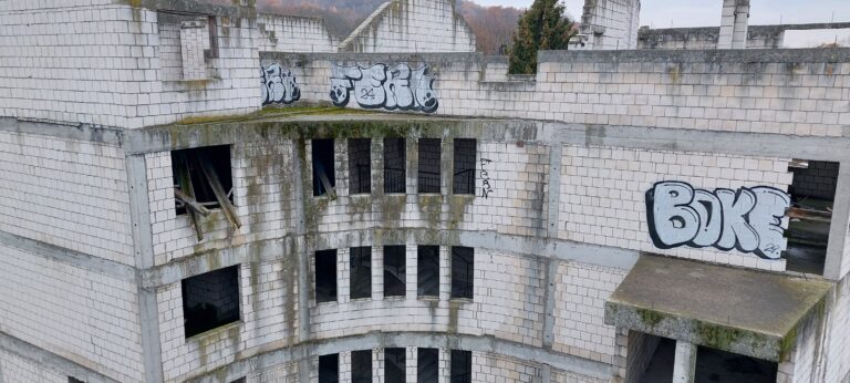 Niedokończone apartamentowce, Kraków, województwo małopolskie - zdjęcie 8