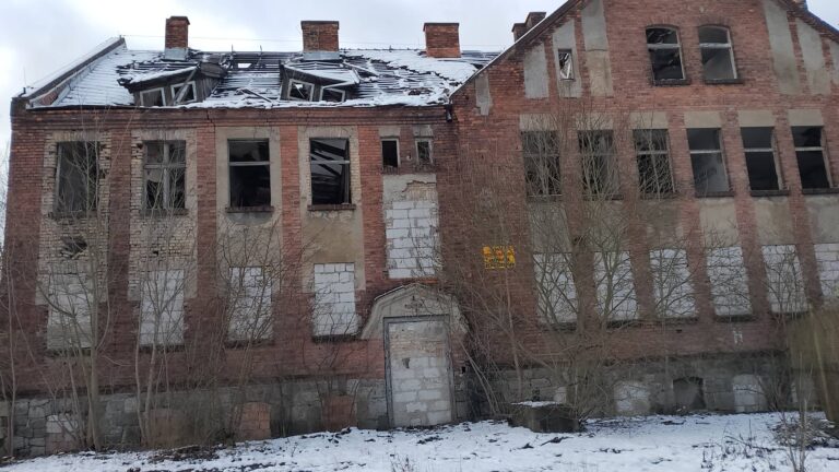 Opuszczony budynek, Piła, województwo wielkopolskie - relacja z 01.2025, zdjęcie 1