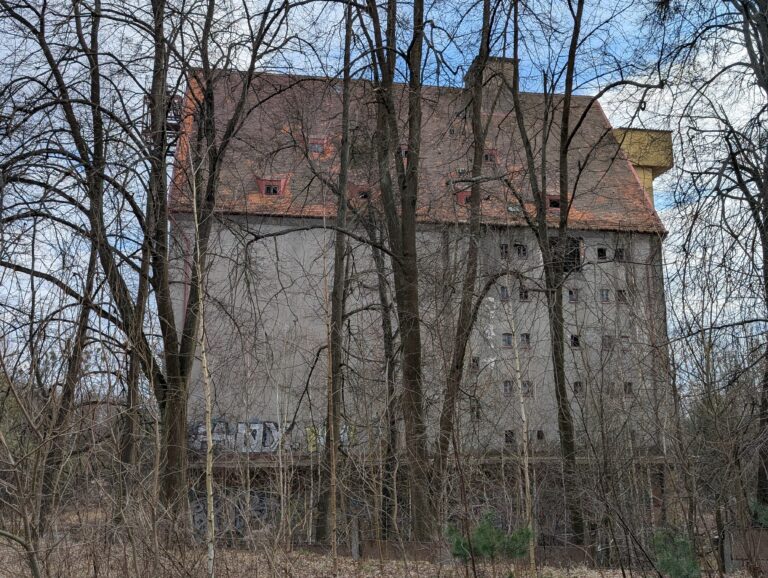 Elewator Track oraz obiekt przyboczny, Olsztyn, województwo warmińsko-mazurskie - zdjęcie 9