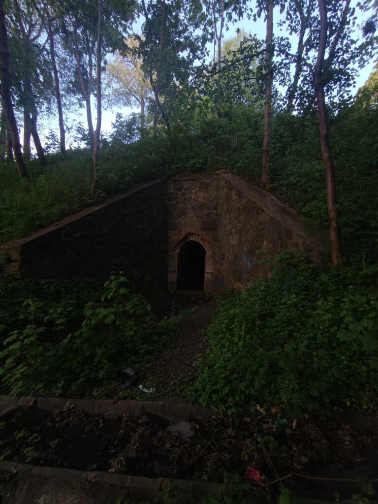 Tunel pod serpetyną, Pasłęk, województwo warmińsko-mazurskie - zdjęcie 4