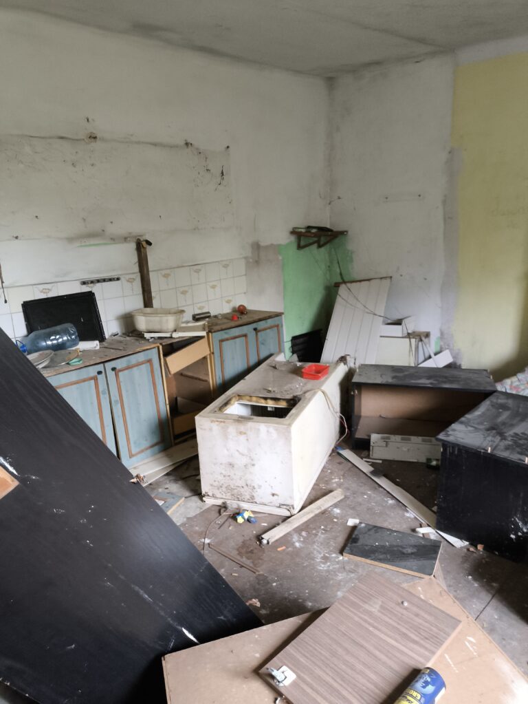 Niedawno opuszczony dom, Chrzanów, województwo małopolskie - relacja z 10.2024, zdjęcie 11