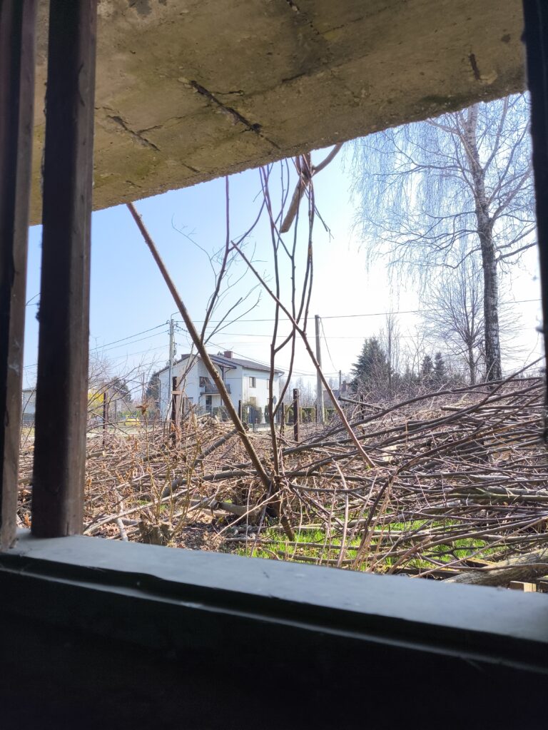 Niedokończony dom, Nowa Wieś, województwo małopolskie - zdjęcie 4