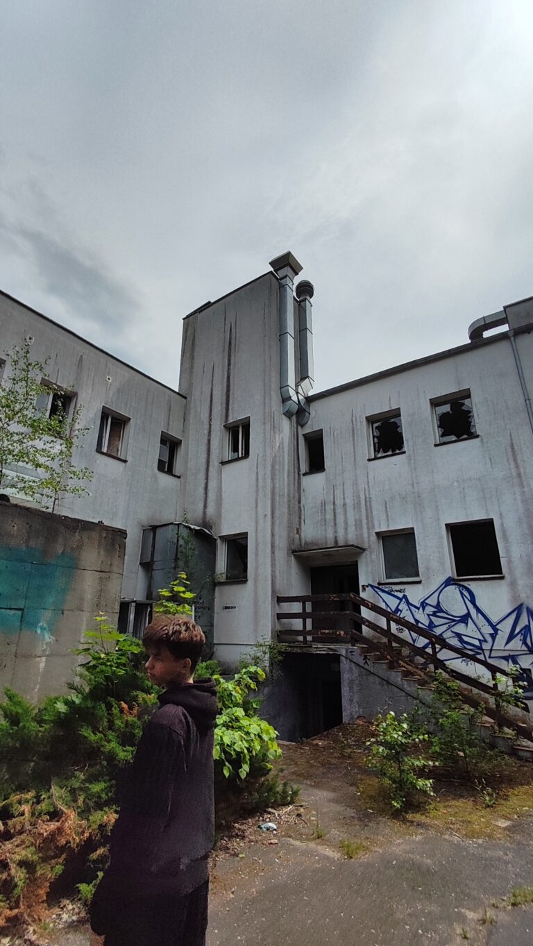 Opuszczony ośrodek szkolenia policji +/hotel/domki wypoczynkowe, Poznań, województwo wielkopolskie - relacja z 02.2025, zdjęcie 18