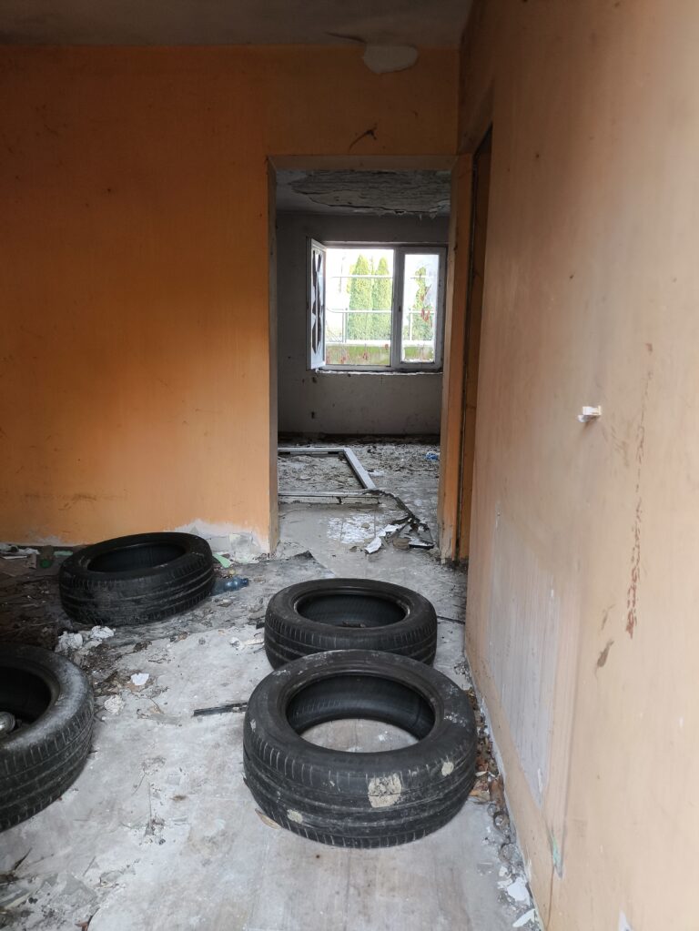 Opuszczone domy, Bielsko-Biała, województwo śląskie - zdjęcie 3