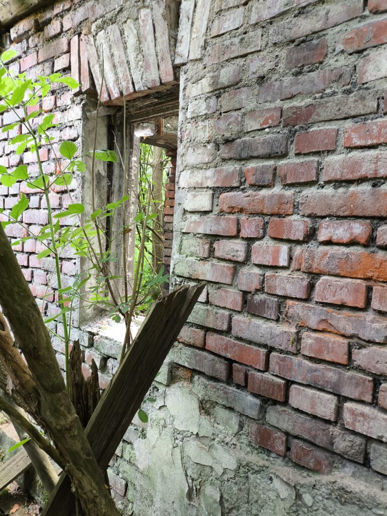 trzy zawalone domy, Kaniów, województwo śląskie - zdjęcie 3