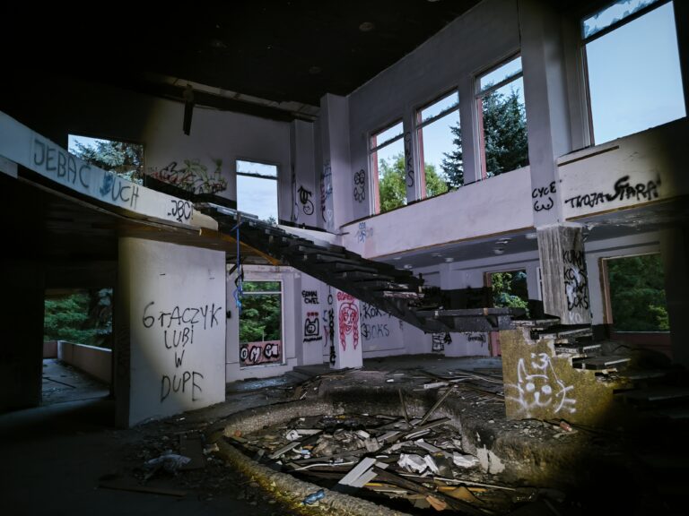 Ośrodek szkoleniowo-wypoczynkowy Huty Katowice w Rogoźniku (Biały Dom), Rogoźnik, województwo śląskie - relacja z 06.2025, zdjęcie 41