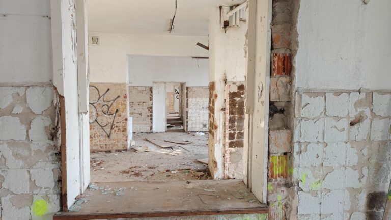 Opuszczony hotel Podgrodzie, Sulechów, województwo lubuskie - zdjęcie 2