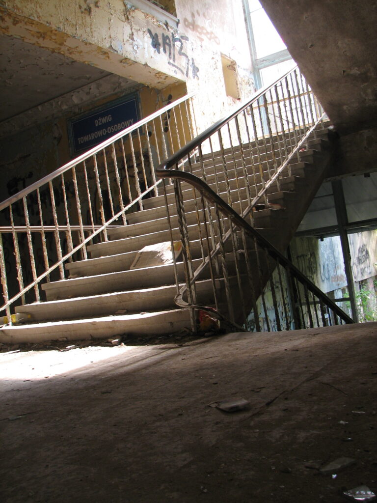Opuszczony szpital, Starachowice, województwo świętokrzyskie - relacja z 07.2025, zdjęcie 41