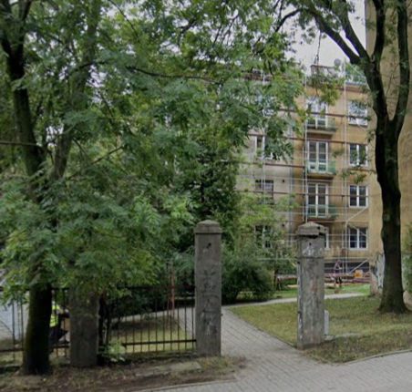 Opószczony blok Warszawa