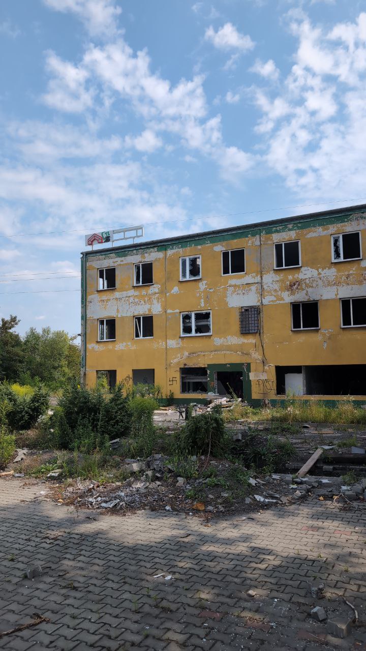 Opuszczona hala suwnicowa, Dąbrowa Górnicza, województwo śląskie - relacja z 08.2025, zdjęcie 10