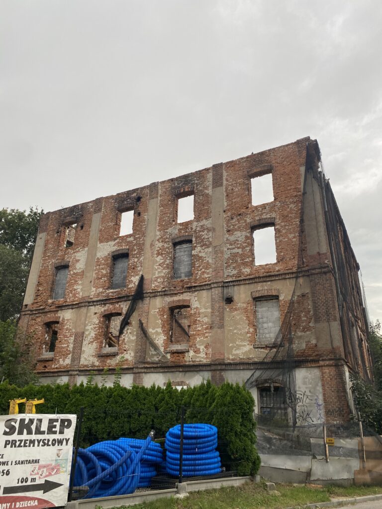 Opuszczony Magazyn zabawek, Nowy Sącz, województwo małopolskie - relacja z 09.2025, zdjęcie 9