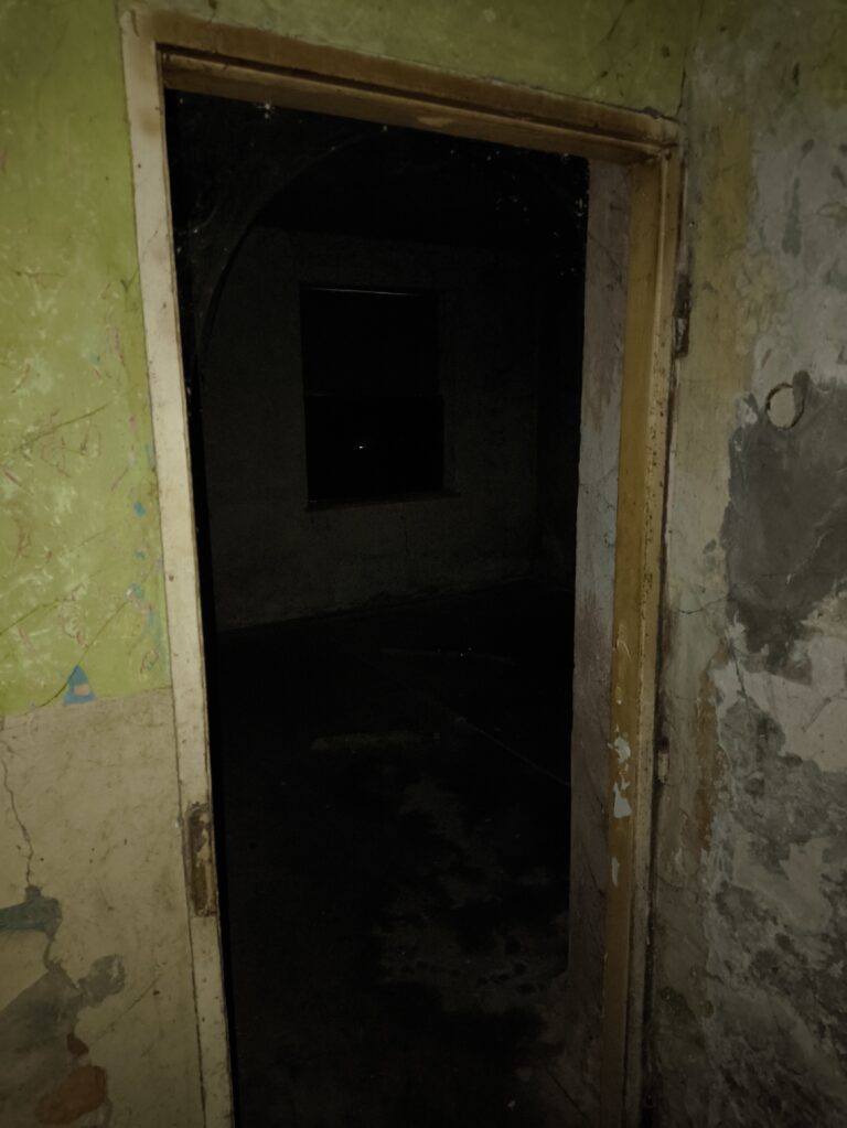 Opuszczony Dom, Gilowice, województwo śląskie - zdjęcie 1
