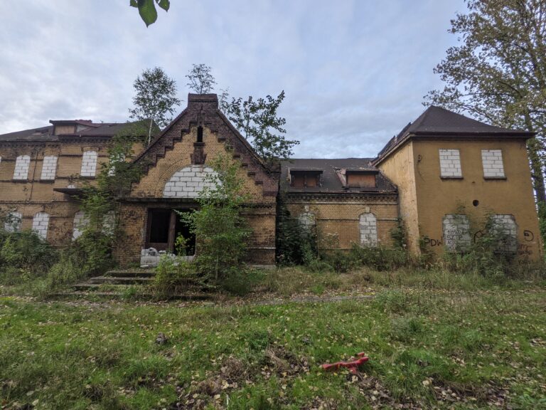 Bytom Bobrek Stacja PKP, Bytom, województwo śląskie - relacja z 09.2025, zdjęcie 2