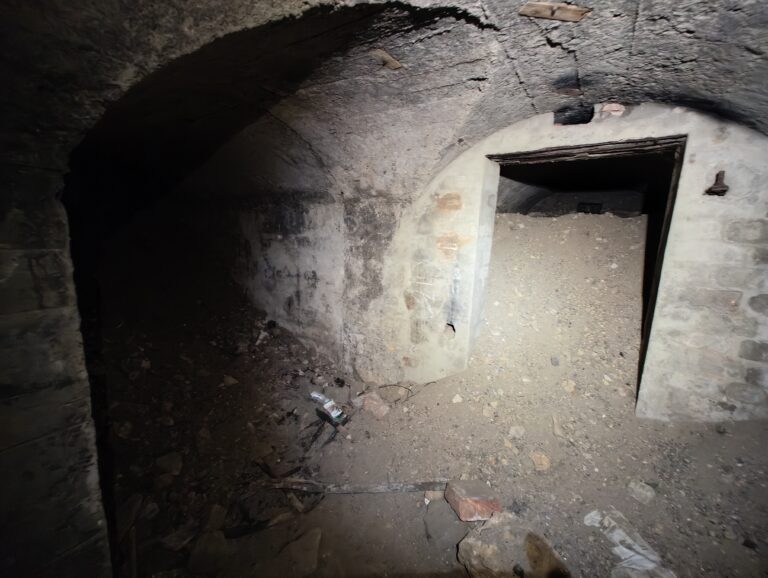 Schron / Szczelina przeciwlotnicza, Jaworzno, województwo śląskie - relacja z 09.2025, zdjęcie 14