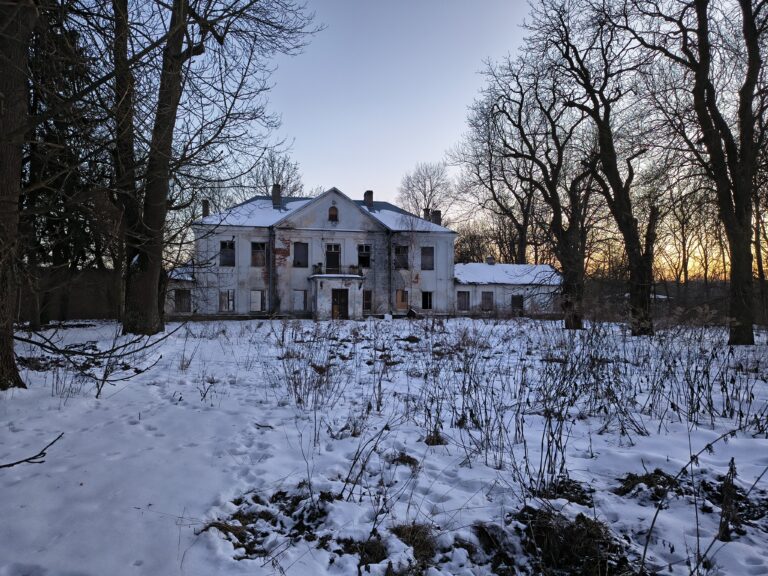Klasycystyczny pałac Pruszaków, Radom, województwo mazowieckie - relacja z 01.2026, zdjęcie 1