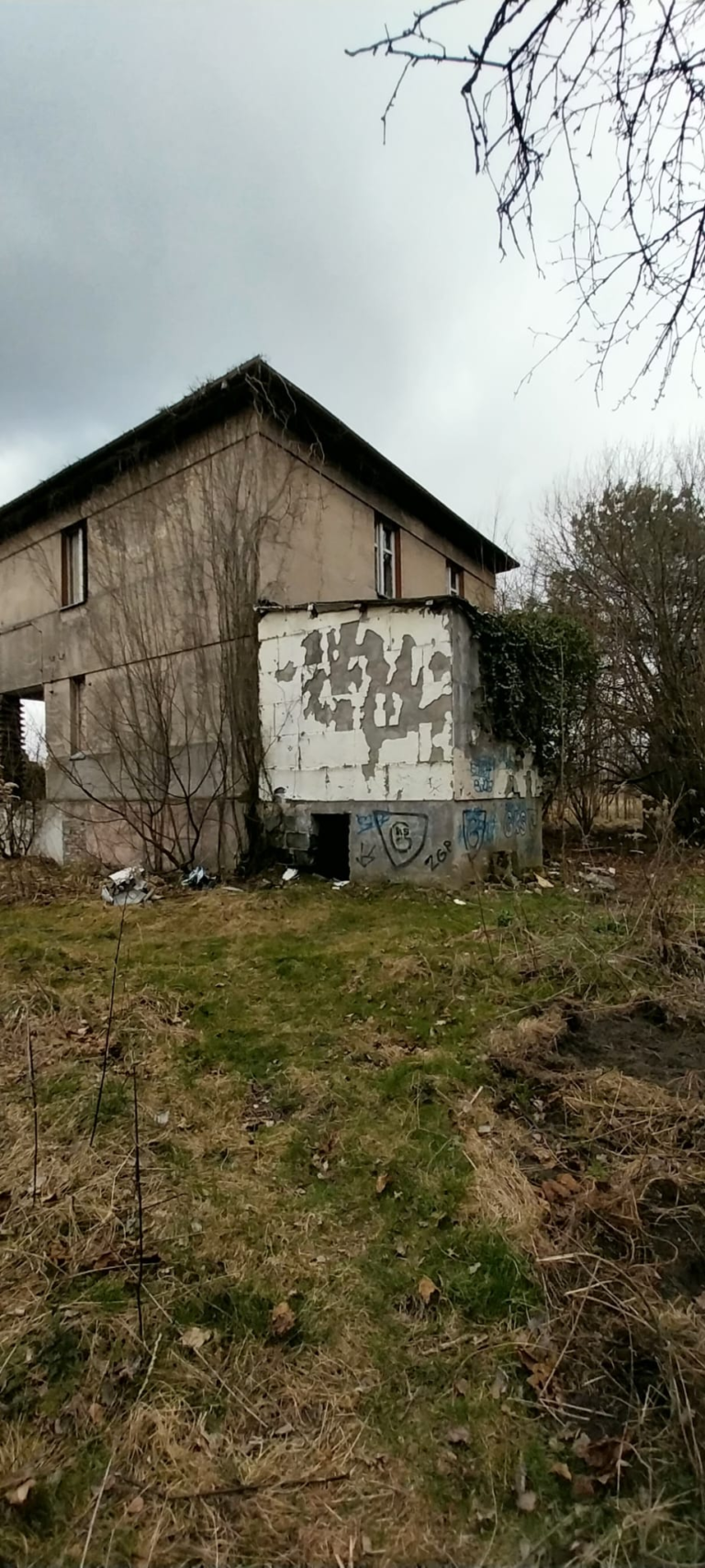 Urbex dom obok torów – Wspólna, Katowice, województwo śląskie - zdjęcie 1
