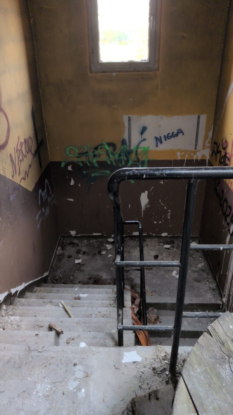 Opuszczone budynki techbud, Osielsko, województwo kujawsko-pomorskie - zdjęcie 1
