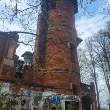 Ruiny negotyckiej bramy Warszawa