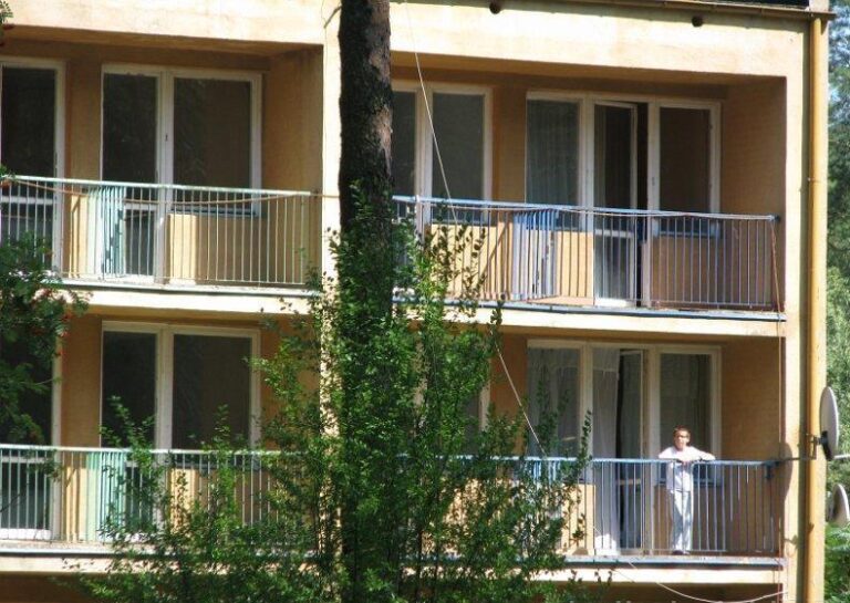 Opuszczony Ośrodek Wczasowo-Kolonijny VILLA ROSA, Przygłów, województwo łódzkie - zdjęcie 1