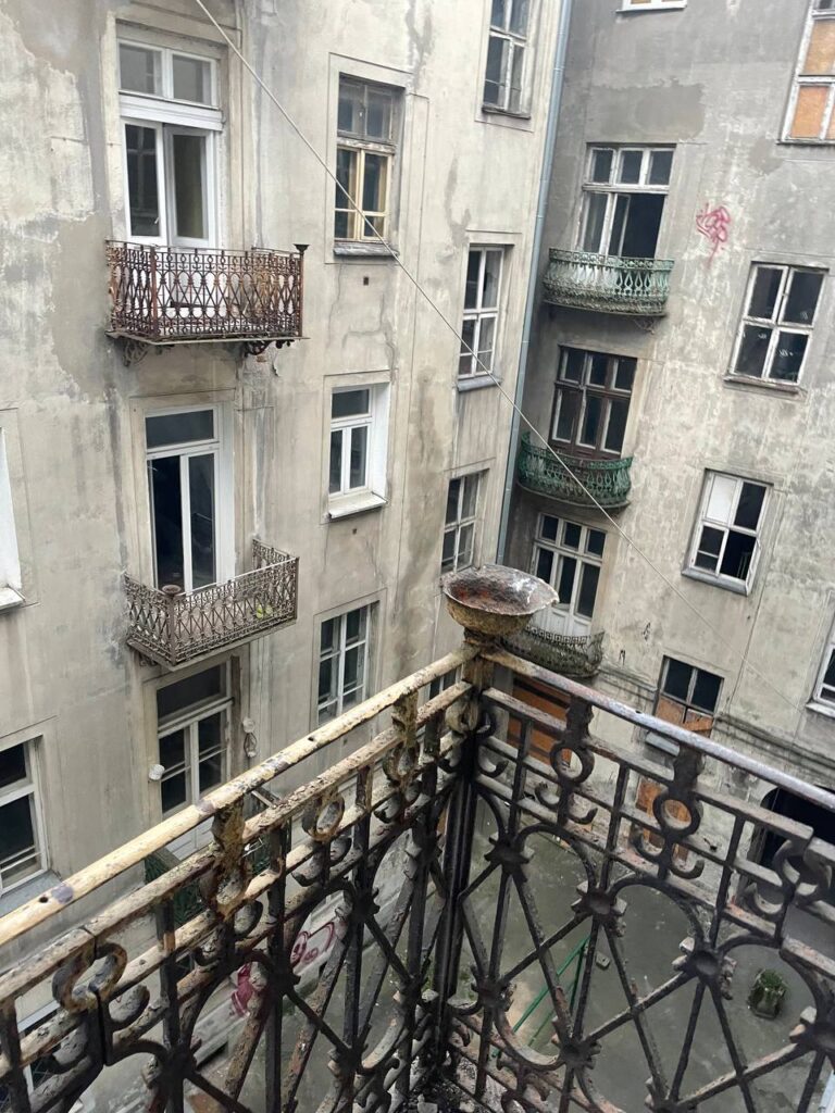 opuszczona kamienica na żelaznej, Warszawa, województwo mazowieckie - relacja z 04.2026, zdjęcie 6