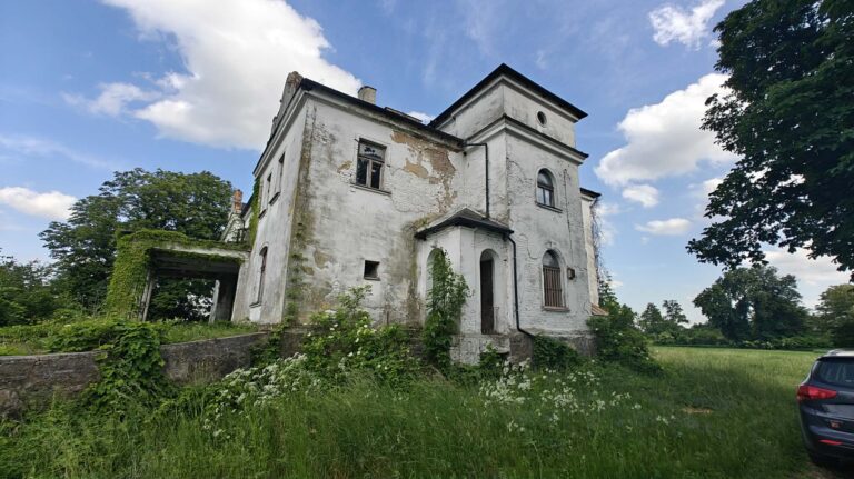 Pałac w Czerniewie, Czerniew, województwo łódzkie - relacja z 06.2026, zdjęcie 1