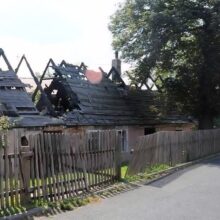 Opuszczony dom po pożarze Mirsk
